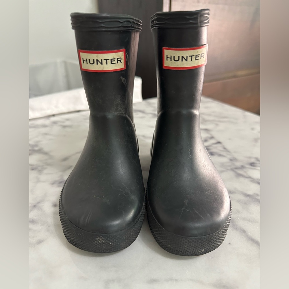 Black toddler hunter boots size 5